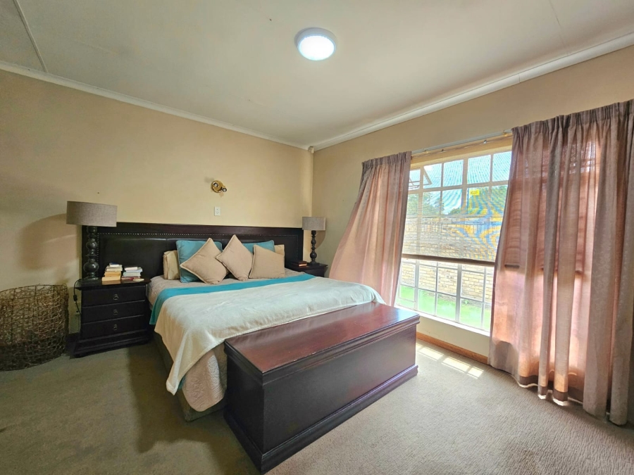 3 Bedroom Property for Sale in Van Der Hoff Park North West
